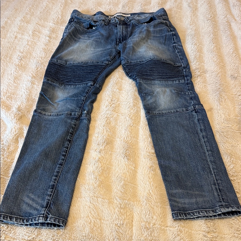 Express Men's Relaxed Blue Jeans